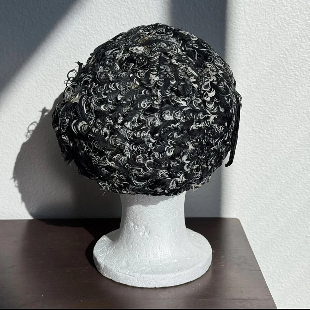 VTG Feather Pillbox Hat – Made in Japan – Black & White Curled Feathers Size BB